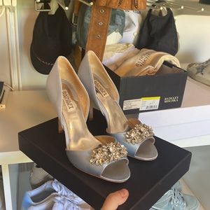 Badgley Mischka blue satin peep toe heels